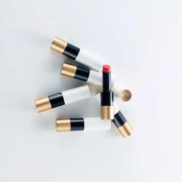 血色感をアップ！エルメスのリップ&YSLのチークで大人のつやめきをかなえて【50代の肌未来が輝く最旬美コスメ】