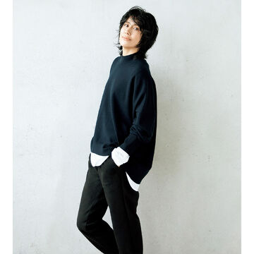 スタイリスト地曳いく子さんがセレクト！「CINOH」のハイネックニット＆ロングTシャツ