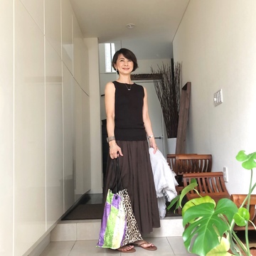 チョコレート色コーデと桃のパスタ