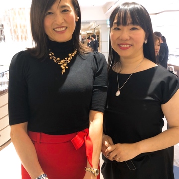 心弾む優雅な世界へ。