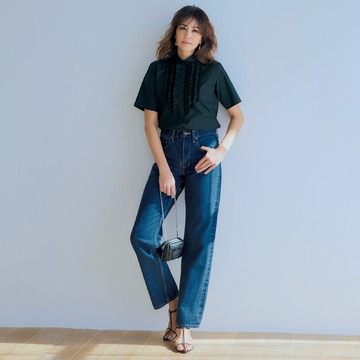 初夏のワードローブに加えたい！「BOWTE」のフリルシャツ＆デニム