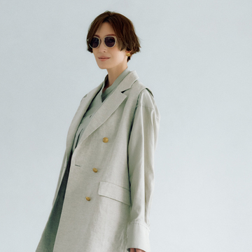 【切れ味増しのショートジレ】マニッシュなジレでいつもの着こなしがしゃれ見え