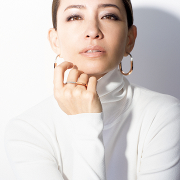 【ティファニーとともに輝く毎日】「ティファニーロック」のピアス＆ダブルリングで凛と輝く