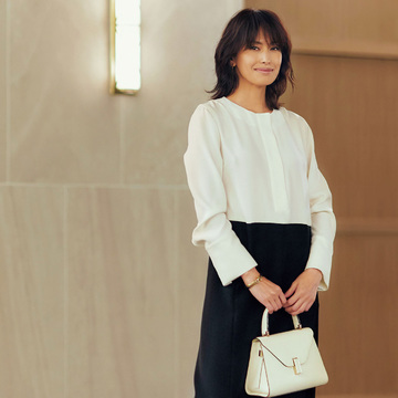 やっぱり素敵！ 50代の「同窓会ワンピース」　五選