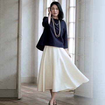 E by eclatのアイテムで実現する秋のレイヤードスタイル