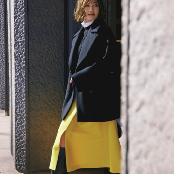 鮮やかなイエロースカートは冬から春まで活躍！【今買って正解！なロングスカート】
