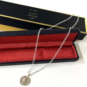 50代の夏はシルバージュエリーで煌めきを添えて。「GIGI 【徳原文子さん別注】マルチウェイコインネックレス　ショート」