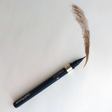 湿気・汗・皮脂に負けない！　涼しげメイクをキープする「くずれない裏技」４選