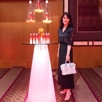 美の潜在力を引き出すエスト「トリプルセラムケア」