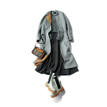 トーン違いのグレーを重ねた鮮度高いクラシカルコーデ。気温14℃｜3/7(火)【50代の毎日コーデ】