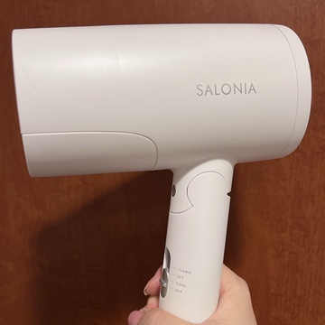 ツヤ髪が叶う！「速乾×トリートメント」の50代におすすめ美容ドライヤー【ウェブエクラ編集長オサニャイの「これ、いただくわ」#13】　