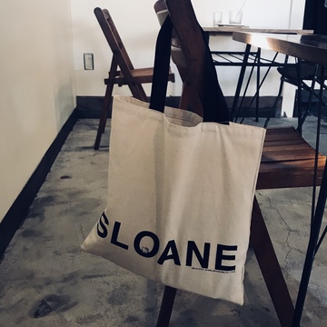 エクラ９月号付録ビッグトートバックを持ってカフェへ