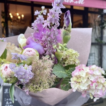 初めて選んだお花でブーケ