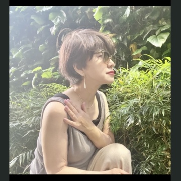 日光浴でリラックスタイム、私の幸せホルモンの作り方✨