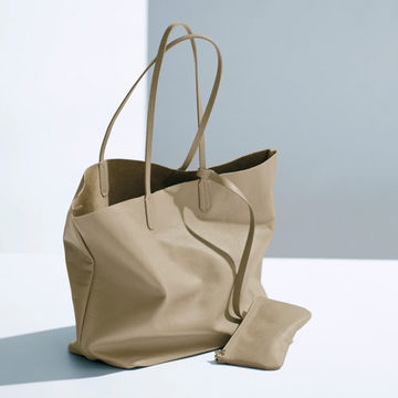 伝説のヒットアイテムが復刻！地曳いく子さんプロデュース薄軽レザートート