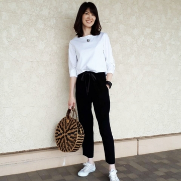 saquiの上質パンツ