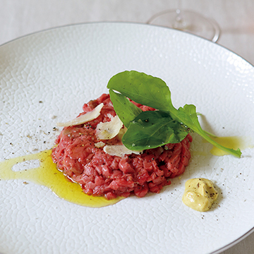 素材の味が存分に！ 「タルタルステーキ」【平野由希子・年末の華やぐフレンチレシピ】