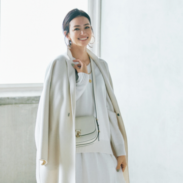 白のトーンを変えたワントーンコーデで女性らしいムードに【「2月のワントーン」をもっと素敵に！】