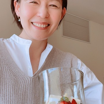 程よい抜け感が大人にうれしいバンドカラーシャツ