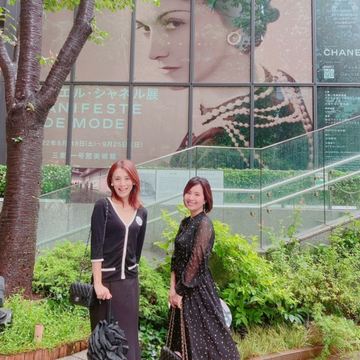 ブラックコーデでガブリエル・シャネル展♡