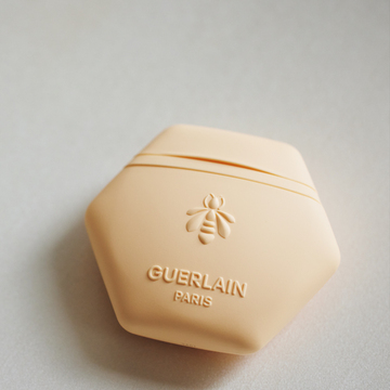 【2025年上半期 審査員たちの私的ベストコスメ】大人の肌に欠かせない血色感チークや気分をリフレッシュするハンドクリームほか