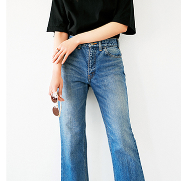 脚長効果抜群！着る人の体型を選ばない「アンスクリア」のフレアデニム