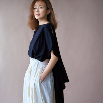 【50代が買うべき最愛ブランドの“推し”】セオリーリュクスのシルエットまで美しい高機能アイテム