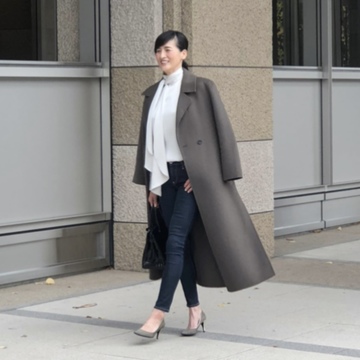 フェミニンなボウタイブラウス