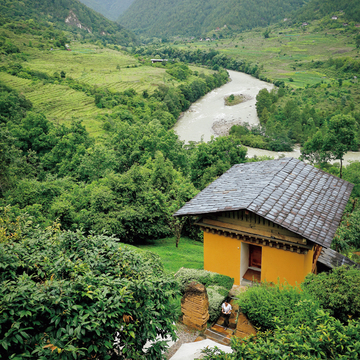 【ブータン、幸せの国のラグジュアリー】雄大なプナカ渓谷に抱かれた“桃源郷”のようなスモールホテルへ