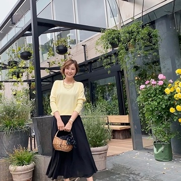 レモンイエローのトップスでフラワーショップ＆表参道散策