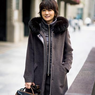 【冬の品格スタイルは「ヘルノ」のアウターから】深まる季節のおしゃれを、美しく洗練させて。