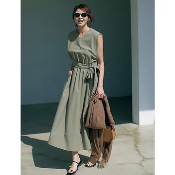 大人に似合うノースリーブをピックアップ！「E by éclat」Vネックワンピース