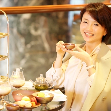 和モダンお茶席気分のアフタヌーンティーへ♪