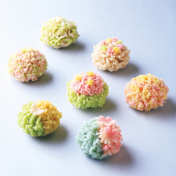 【春の京都グルメ】花紀行へといざなう和菓子・「亀屋良長」のきんとん
