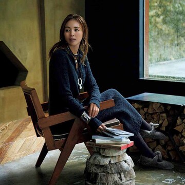 休日こそ装いに"遊び心”を！大ぶりの「シルバージュエリー」を重ねて楽しむ【戸野塚かおるの「ウィークエンド・ラグジュアリー」】