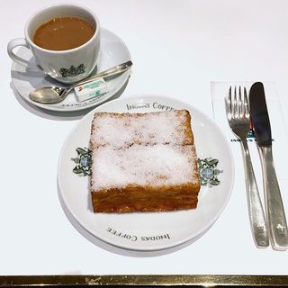 老舗喫茶店のフレンチトーストと、初雪。