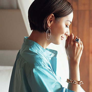 心躍る色を夏の味方に。ジュエリーデザイナーおすすめの“大ぶり＆カラーストーンジュエリー”