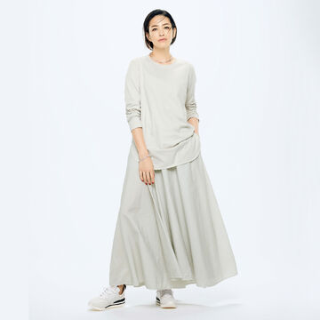 スタイリスト村山佳世子さんが提案！「ATON」の名品カットソーとスカートで作る洗練のグレーワントーン