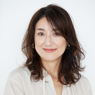 うねりがあっても縮毛矯正やパーマなしでセミロングが楽しめる！“筋感”ハイライトテク【50代髪型・ヘアスタイル】