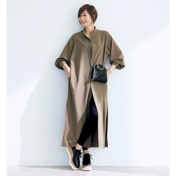 エクラプレミアムに初登場！ 富岡佳子さんがまとう「STELLA McCARTNEY」の名品バッグ＆シューズ