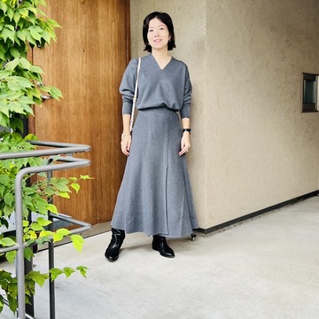 人気エディター発田美穂さん　E by eclat 10着を着てみました♪　vol.4「浅Vネックニット＆ラップ風ニットスカート編」 