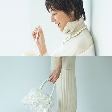 小物も白で統一！遊び心あるバッグやネックレスで大人のホワイトコーデを実現【富岡佳子「白を着る」】