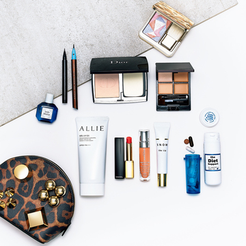 医師・貴子さんのポーチは肌印象アップのアイテムが中心【美容賢者の「崩さない」ポーチの中身】