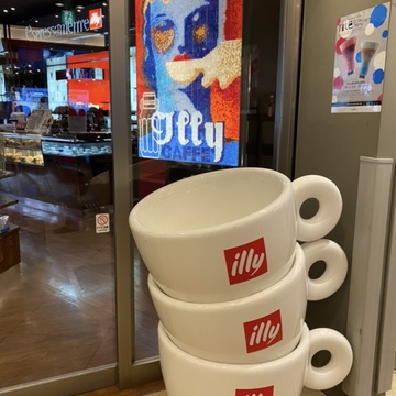 休日スタイルでカフェ巡り✨