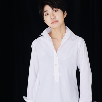 春の大人白シャツ コーデ✨