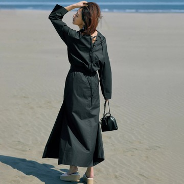 大人が素敵に見える「Curensology×éclat」レースアップチュニック&サイドスリットスカート