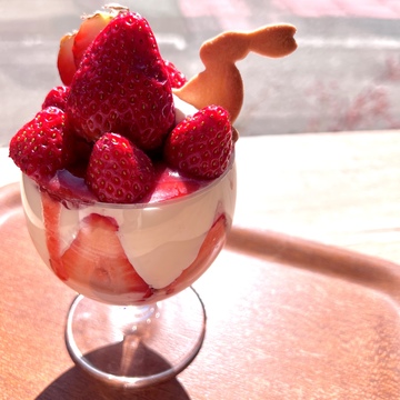 自分へのごほうびや手土産に！いちごスイーツ専門店「いちびこ」のかわいくて美味しいデザート【ウェブエクラ編集長オサニャイの「これ、いただくわ」#22】　