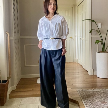 白シャツで気分を上げて