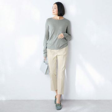 使えるベーシックカラーが売れてる！「E by éclat」のニットソー＆テーパードパンツ