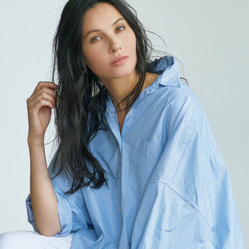 パンツ重ねが今旬ルール。春夏のおしゃれに欠かせない「ロングシャツ」　五選